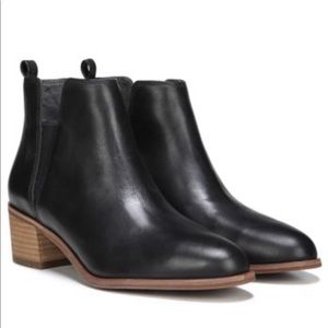 Dr Scholl’s Amara Heeled Bootie